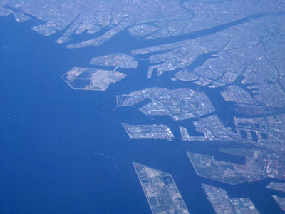 大阪湾上空より